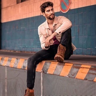 С чем носить пурпурную майку мужчине