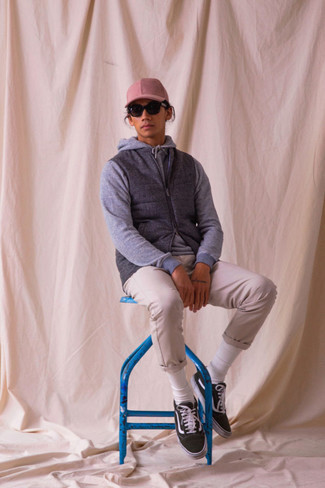 С чем носить шерстяную стеганую куртку без рукавов мужчине