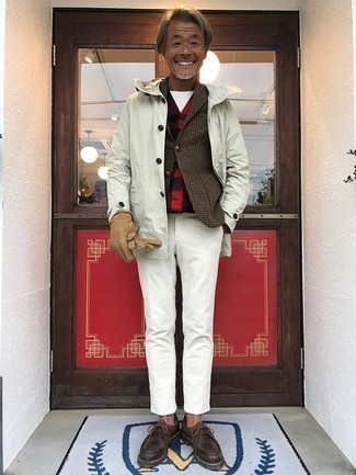 Как носить дождевик с пиджаком мужчине