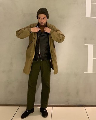 Как носить дождевик с брюками карго