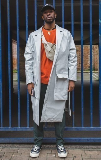 Как носить дождевик с свитером с круглым вырезом мужчине