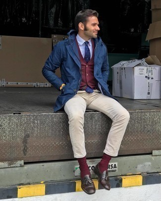 Как носить дождевик с классической рубашкой мужчине