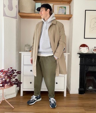 Как носить дождевик с худи мужчине