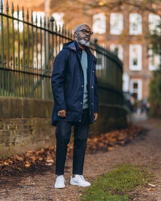 Как носить дождевик с свитшотем мужчине