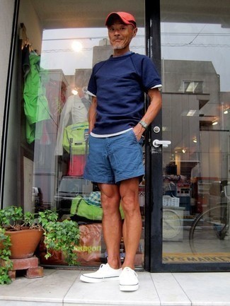 С чем носить красно-черную бейсболку мужчине