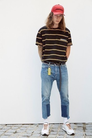 С чем носить красно-черную бейсболку мужчине