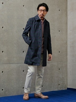 С чем носить красно-черную рубашку с коротким рукавом в клетку мужчине