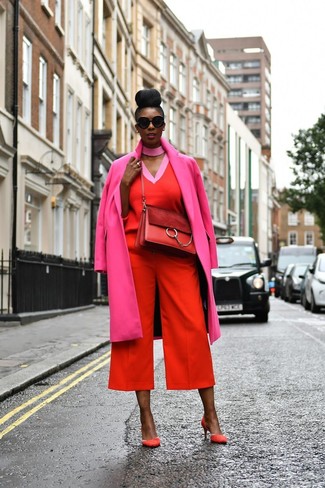 С чем носить красно-черные туфли