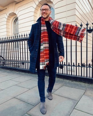 С чем носить красно-черный шарф мужчине