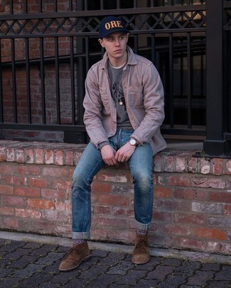 С чем носить красно-черные носки мужчине