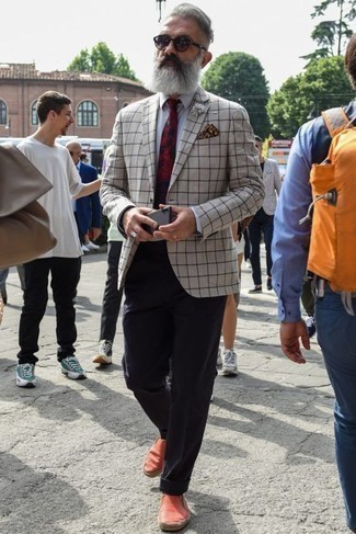 С чем носить красно-темно-синие эспадрильи мужчине