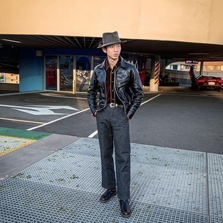 С чем носить красно-темно-синюю рубашку мужчине