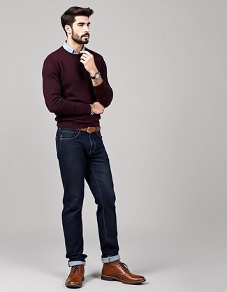 С чем носить красно-темно-синий свитер мужчине