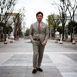 С чем носить красно-темно-синий галстук мужчине