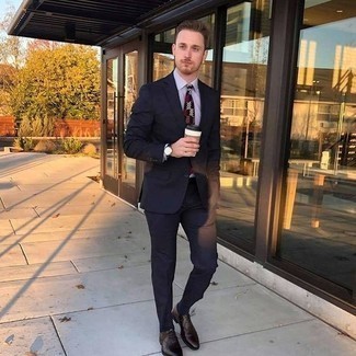 С чем носить красно-темно-синий галстук мужчине