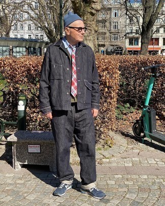 С чем носить красно-темно-синий галстук мужчине