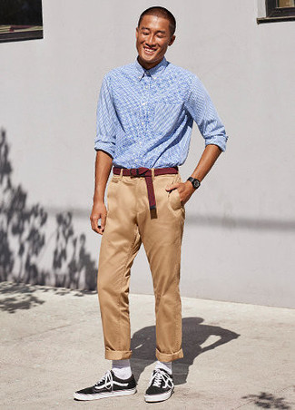 С чем носить красно-белый ремень из плотной ткани мужчине