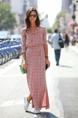 С чем носить красно-белое платье-макси