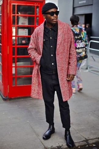 С чем носить красно-белое длинное пальто