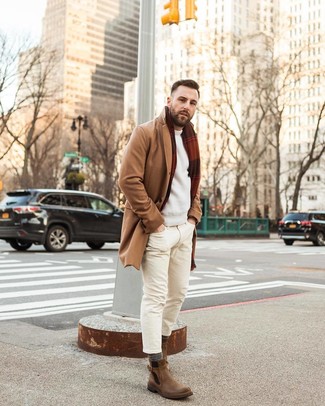 С чем носить красно-белый шарф мужчине