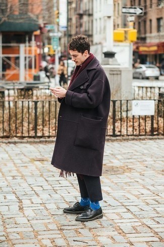 С чем носить красно-белый шарф мужчине