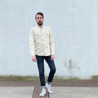 С чем носить красно-белые носки мужчине