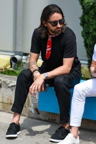 С чем носить красную бандану мужчине