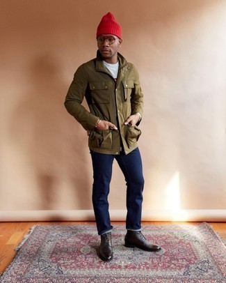 С чем носить красную шапку мужчине