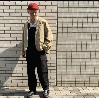 С чем носить красную шапку мужчине