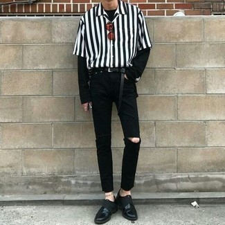 С чем носить красную шапку мужчине