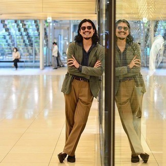 С чем носить красный ремень мужчине