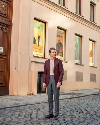 Какие классические брюки носить с красным пиджаком мужчине