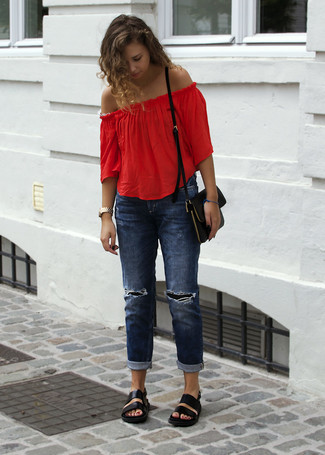 С чем носить красную блузку