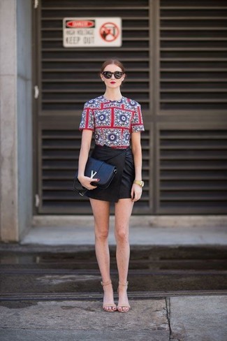 С чем носить красную блузку