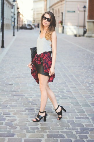 С чем носить красную блузку