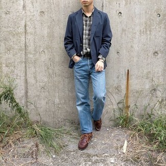 Какие джинсы носить с красными топсайдерами