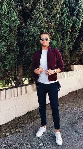 Какие футболки с круглым вырезом носить с красным бомбером мужчине