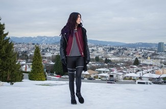 С чем носить красный бомбер женщине