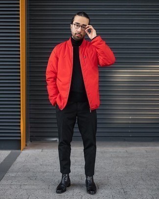 С чем носить красный бомбер мужчине