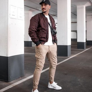 Как носить красный бомбер с белыми кроссовками мужчине