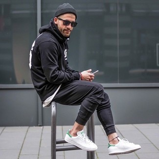 С чем носить красный браслет мужчине