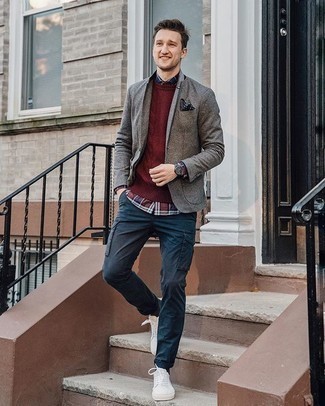 С чем носить красный вязаный свитер мужчине