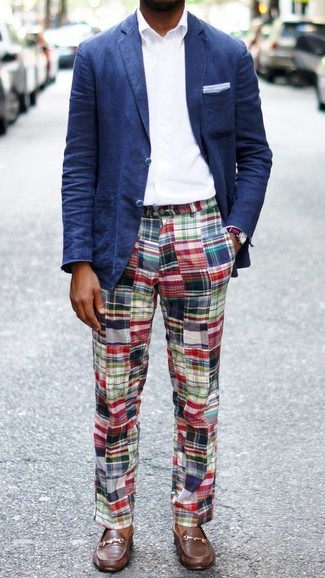 С чем носить красные часы из плотной ткани мужчине