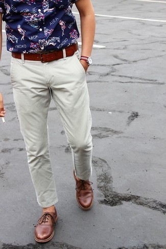 С чем носить красные часы из плотной ткани мужчине