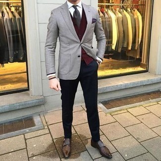 Какие пиджаки носить с красным кардиганом мужчине