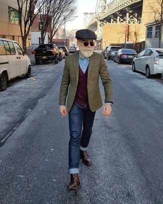 Какие ботинки челси носить с красным кардиганом мужчине