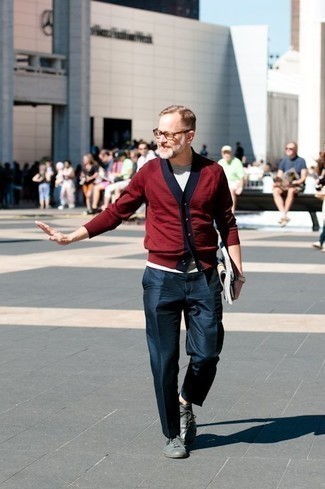 Какие низкие кеды носить с красным кардиганом мужчине