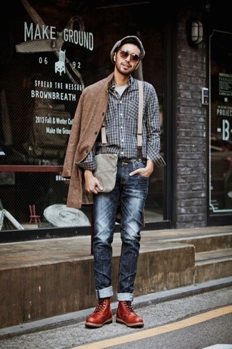 Какие джинсы носить с красными повседневными ботинками мужчине