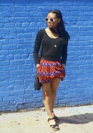 С чем носить красную мини-юбку с узором зигзаг