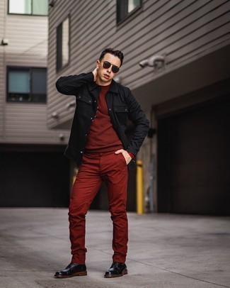 Какие повседневные ботинки носить с красными брюками чинос